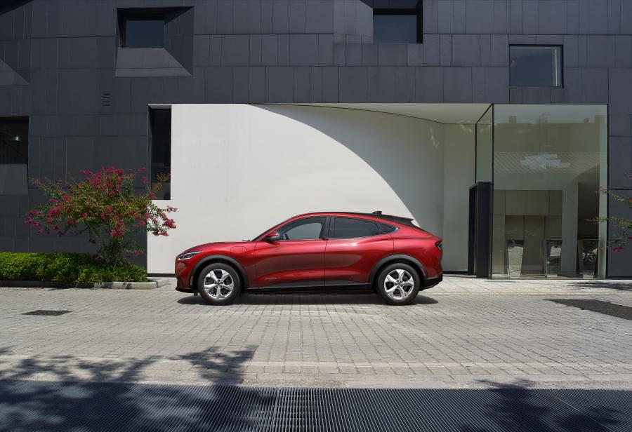  Ford Mustang Mach-E X 2020 года  (EU) (фото 14 из 67)